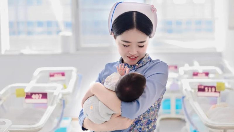 广州育儿嫂价格揭秘：月收入构成与影响因素